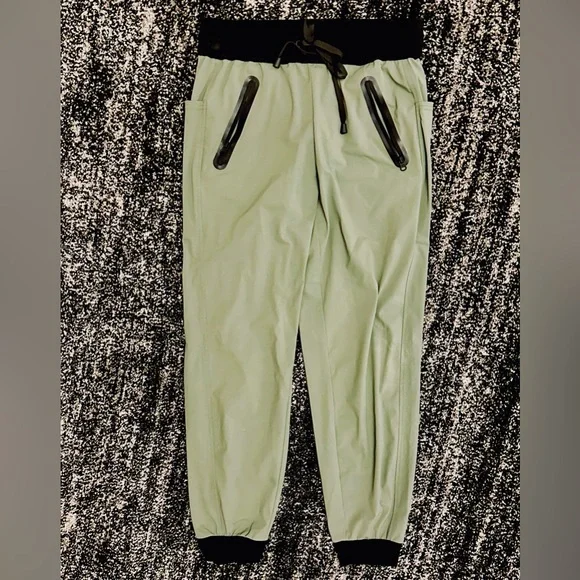 BLANC NOIR || Tech Zip-Pocket Jogger Pants in Olive Green/Black - SZ XS - Picture 2 of 8